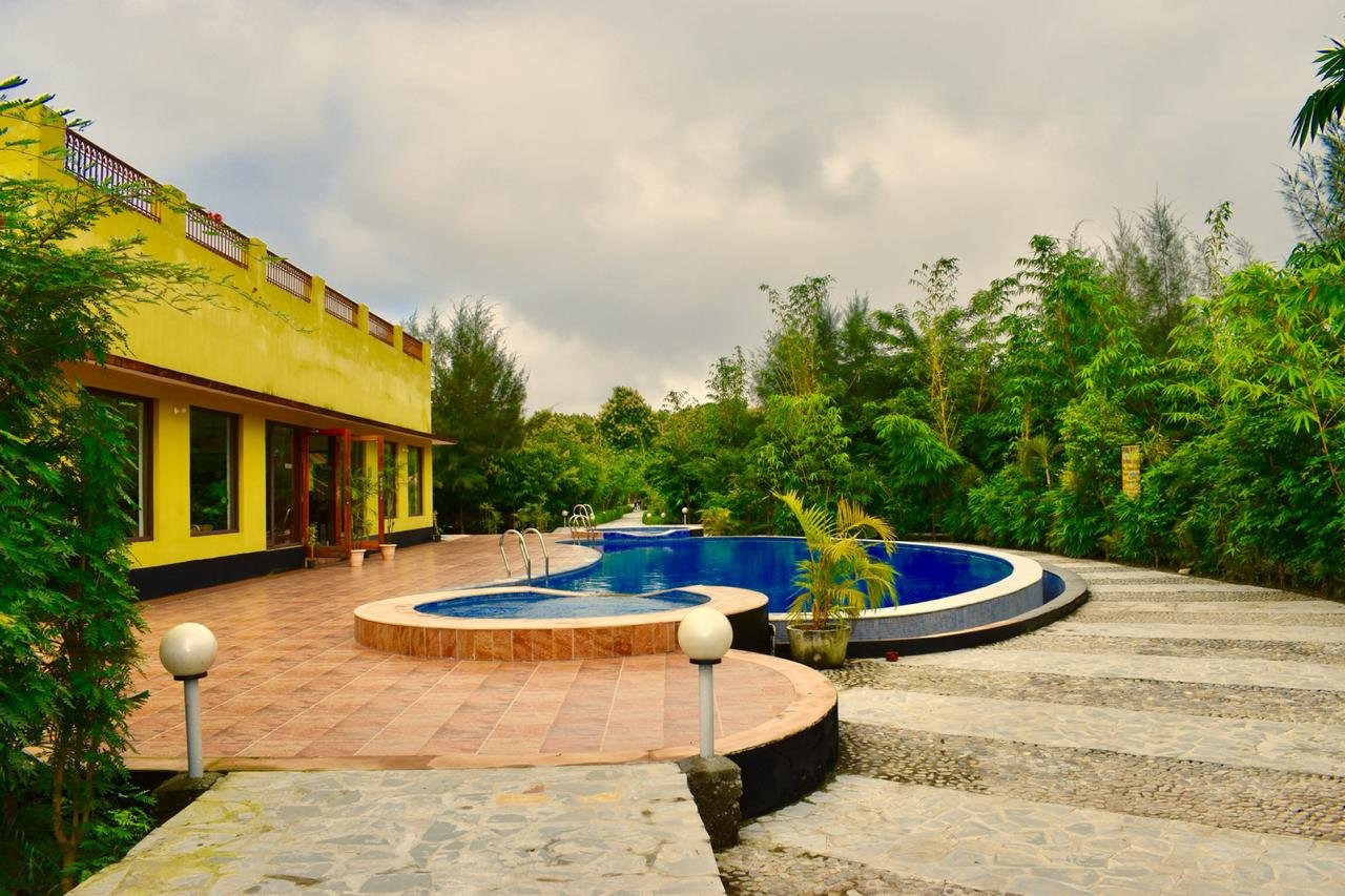 Deluxe Resort